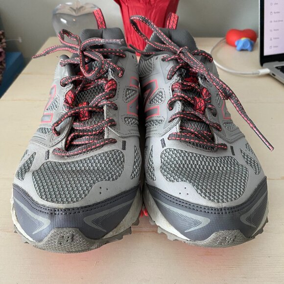 New Balance Trail Running Shoes - Picture 2 of 8